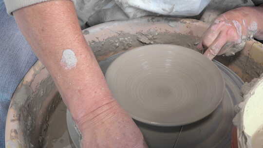 陶工轮陶艺制作陶瓷匠人非遗传承视频素材模板下载