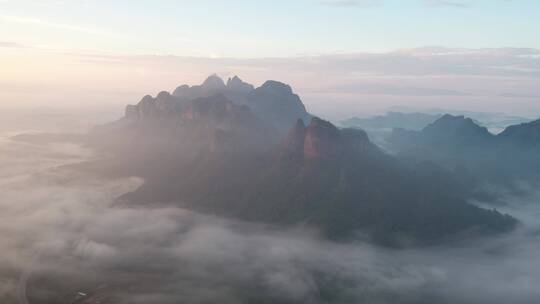 广西容县都峤山风景区自然风光丹霞地貌