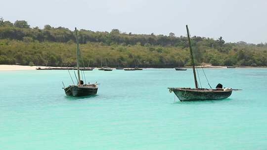 热带岛屿传统船只