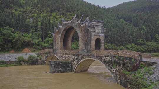 江西赣州龙南太平桥雨季空镜头