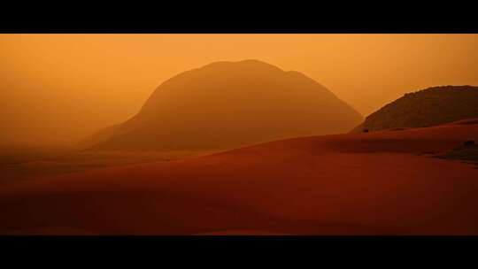 FPV穿越机无人机航拍沙漠沙丘阳光日落晚霞