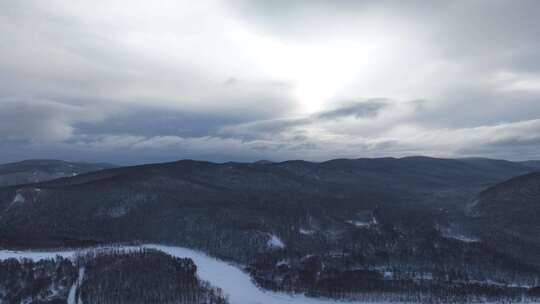 延时航拍大兴安岭山林雪景云彩