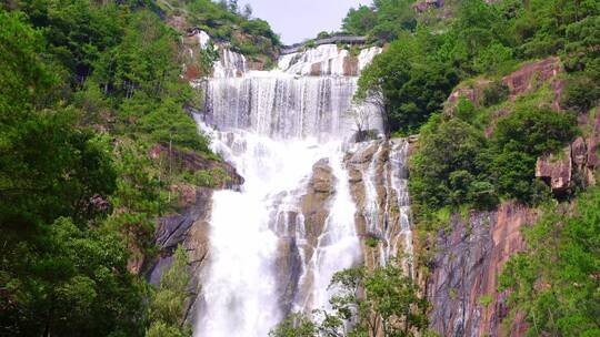 天台著名景点天台山大瀑布风景区自然景观