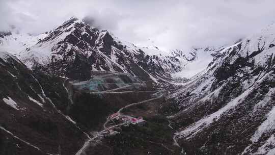 西藏墨脱G559扎墨公路雪山航拍风光