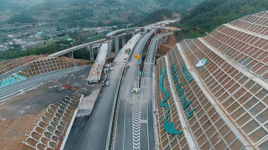 公路建设视频架桥施工中的云南宁永高速公路视频素材模板下载