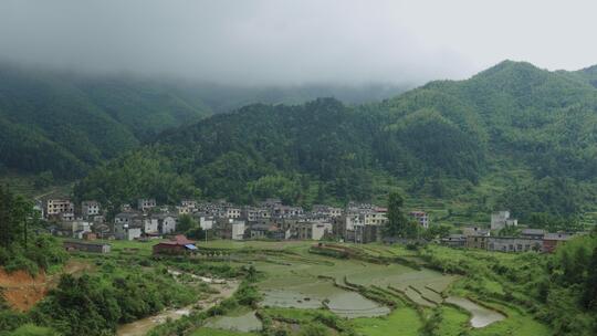 大山深处的南方村庄