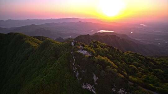 河南郑州嵩山峻极峰日出光线航拍