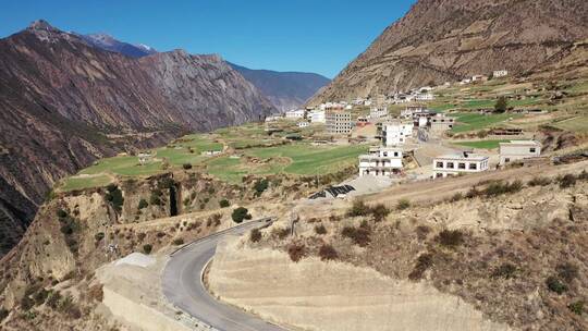 西藏219国道阿丙村