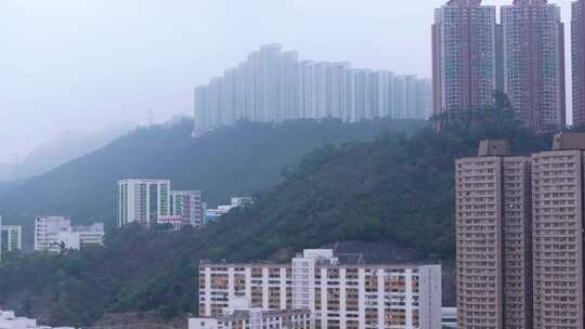 香港城市高楼与山景