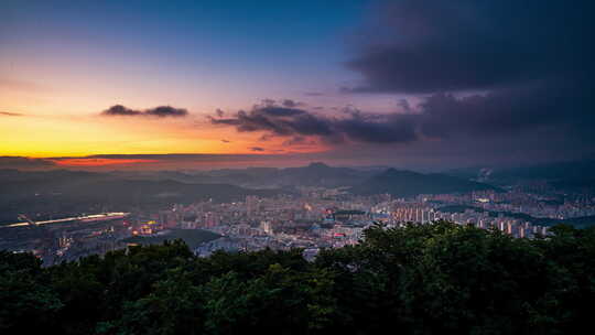 辽宁本溪城市日落夜景延时摄影