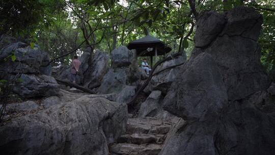 杭州灵隐寺飞来峰顶