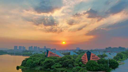 东莞松山湖航拍夕阳中的松山湖落日