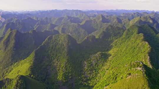 广西早晨大山晨光山川山峰光影山脉喀斯特