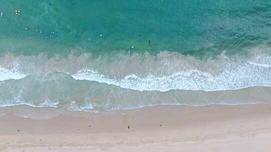 大海海边沙滩礁石航拍