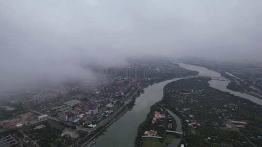 烟雨下的广东东江流域航拍