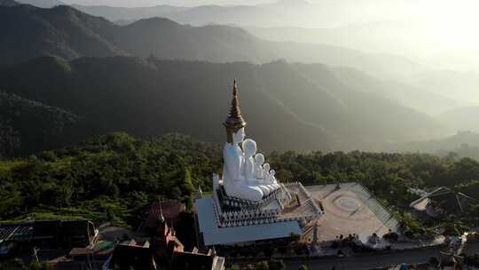 泰国碧差汶帕颂桥寺白色大佛泰国地标