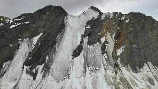 航拍川西格聂山区阿萨贡格雪山冰川风光