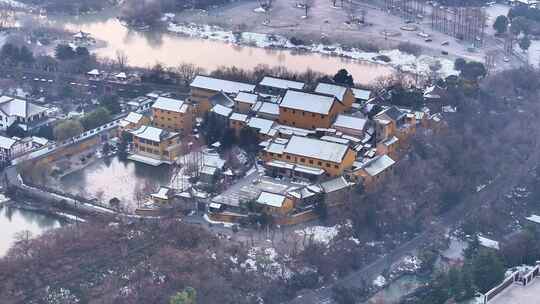 航拍瘦西湖风景区大明寺栖灵塔观音山雪景