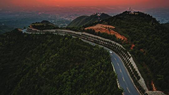 夕阳下的临潼骊山环山公路