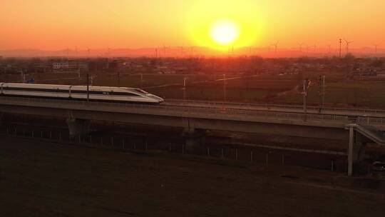 航拍中国高铁夕阳
