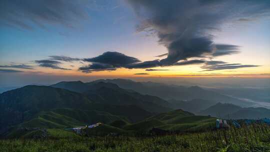 武功山日出云海朝霞延时蓝天白云