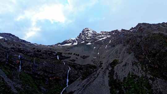 川西小金县结斯沟沿途雪山瀑布森林景色航拍