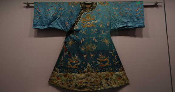 贵州博物馆少数民族蜡染服饰