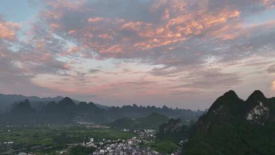 桂林漓江晚霞航拍风光风景