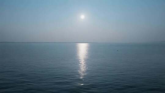 海面日出宁静景象