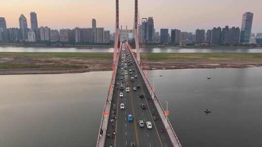 江西南昌八一大桥车流交通夜晚夜景航拍