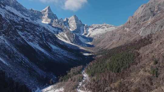 航拍冬天四川阿坝州毕棚沟景区雪景