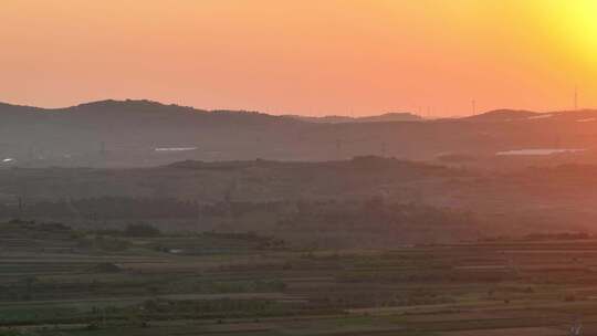 夕阳西下的田野