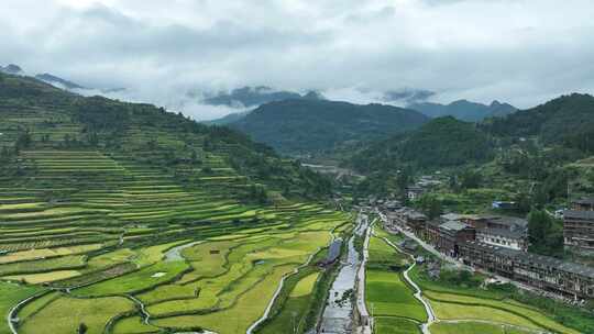 航拍梯田 苗寨 自然风光 乡村美景 空镜