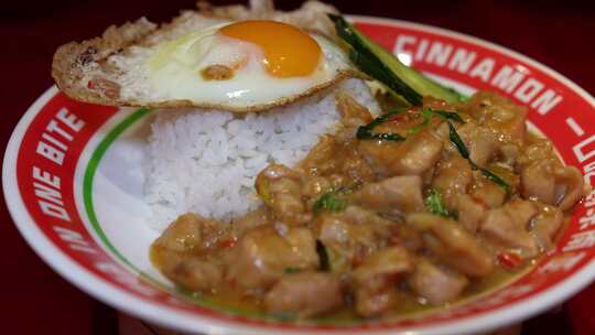 东南亚 泰国 泰餐 香辣罗勒鸡肉饭 米饭