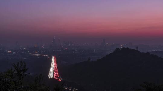 广州火炉山下城市道路繁忙车流灯轨延时摄影