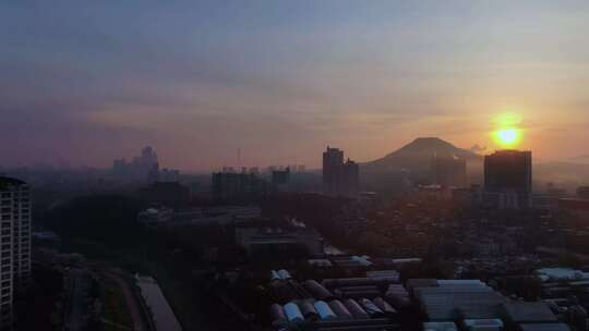 黎明时分的江南，首尔。