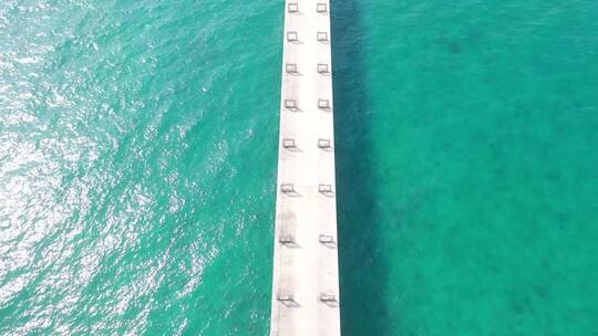 广西北海涠洲岛海滨蓝桥自然风光航拍视频素材模板下载