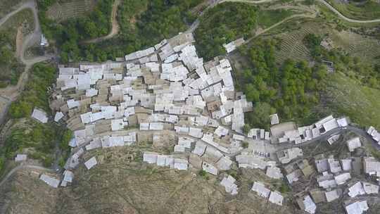 乡村旅游，可持续旅游，遇见乡村建筑。山里