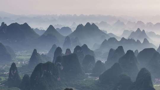 水墨喀斯特山峰地貌自然风光航拍