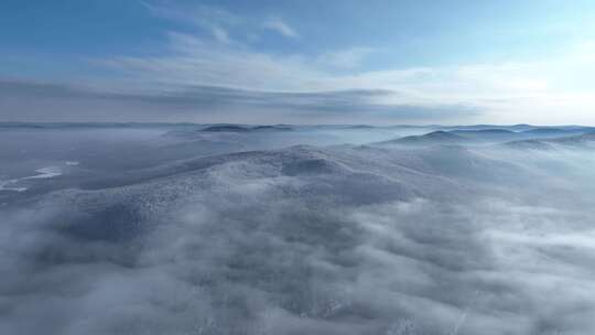 晨光中的林海雪原高山雾凇冻雾迷漫