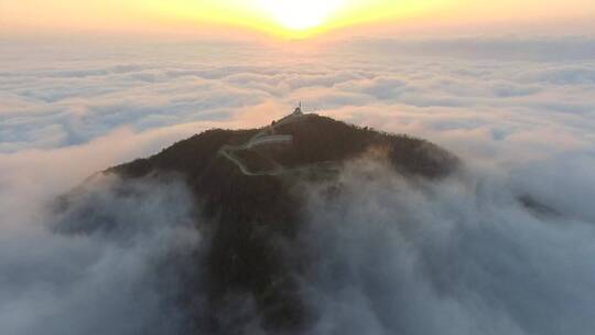 山顶的日出