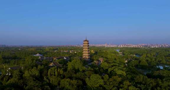 江苏省扬州市瘦西湖大明寺夕阳风光航拍素材