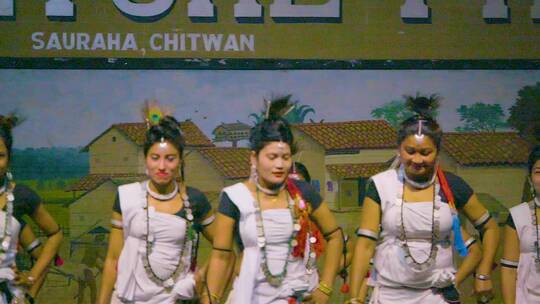 村落部落热带雨林女人舞蹈狂欢晚会奇特旺视频素材模板下载
