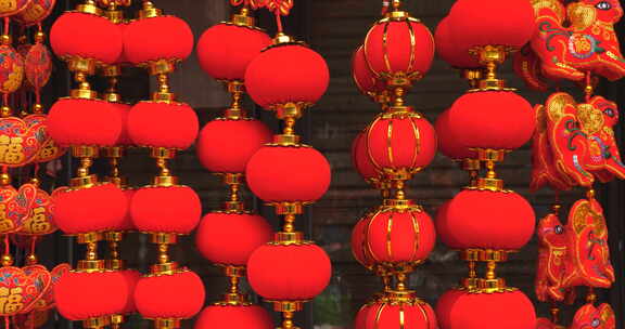 红色喜庆中国年灯笼中国结过年装饰品