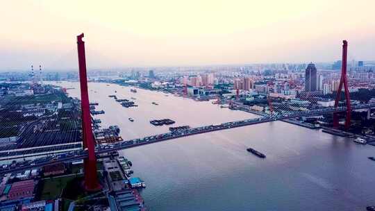 杨浦大桥轮船航拍