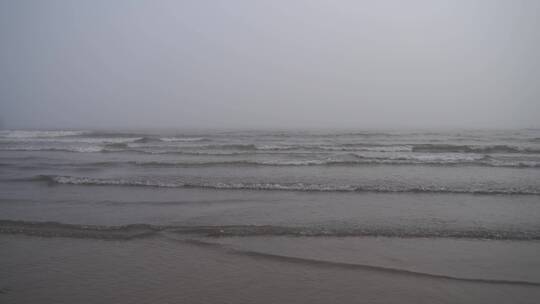 阴天大海阴雨天雾天海边沙滩阳光海滩海浪水