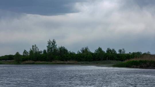 河水岸边风云阴云
