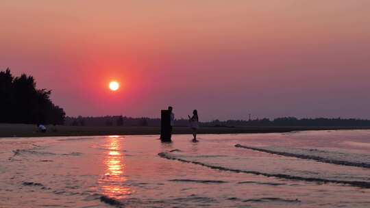 夕阳海边沙滩风光