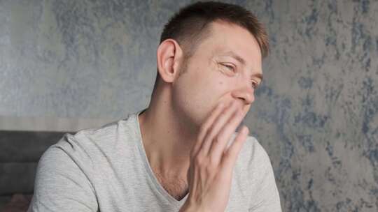 男性患强烈牙痛困扰男性龋齿牙髓炎牙脓肿牙视频素材模板下载