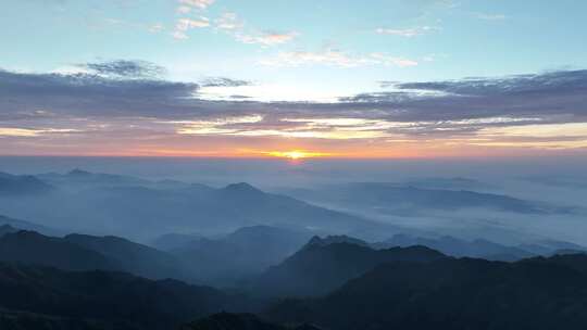 大气山峰森林航拍山川云海山脉壮丽山河风光